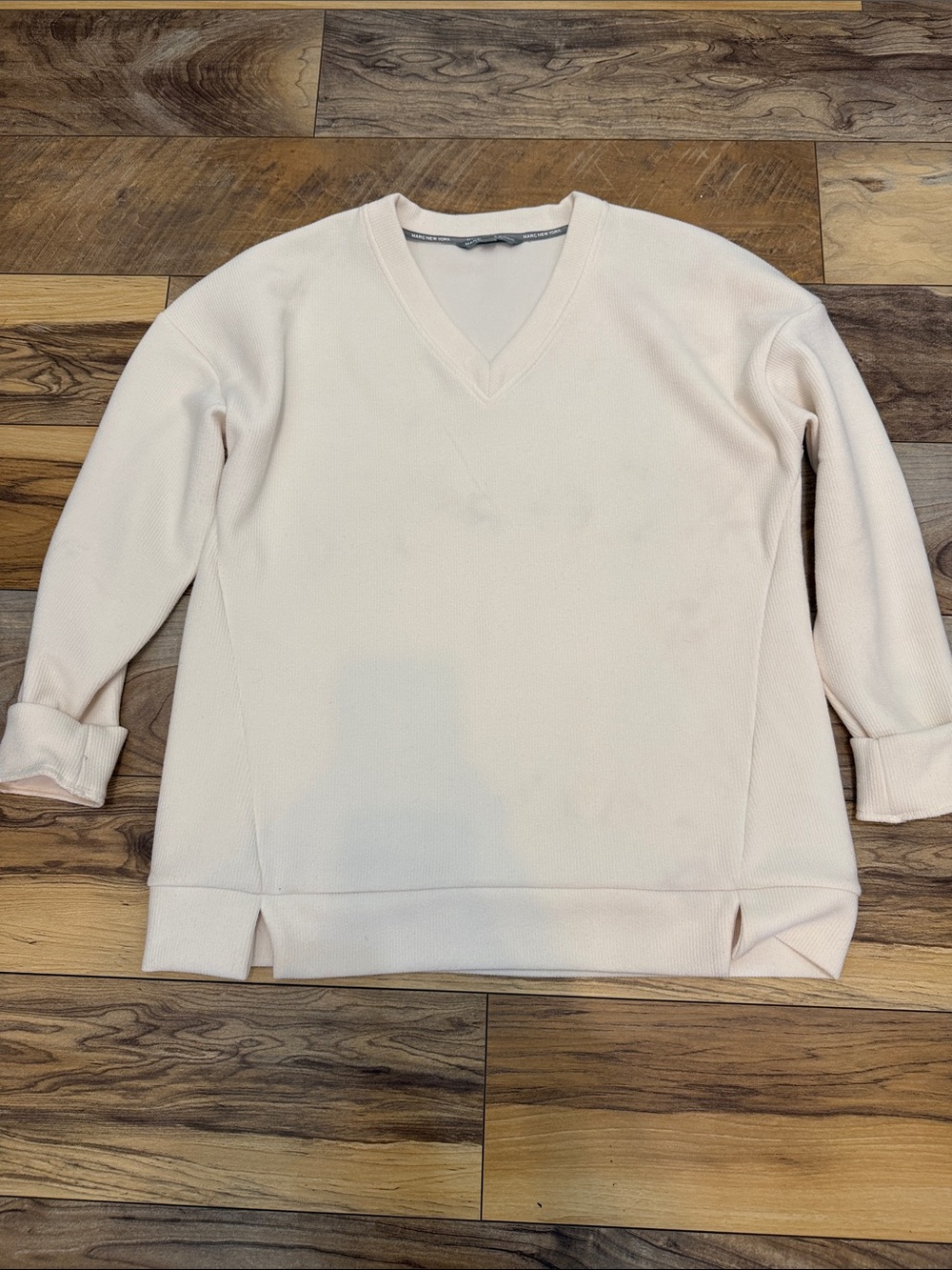 Men's V-Neck Lightweight Sweater in Soft Pink